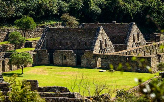 CAMINATAS EN CHOQUEQUIRAO (4 DÍAS / 3 NOCHES)