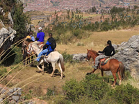 CABALGATA AL TEMPLO DE LA LUNA